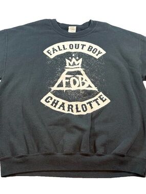 Fall Out Boy Charlotte NC Black Graphic Sweatshirt Gildan Heavy Blend Size L Emo